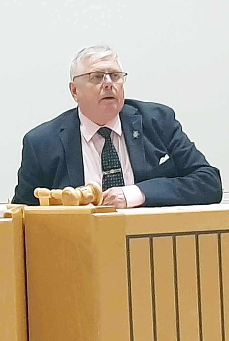 Kotiseutuneuvoksen arvonimen saanut Risto Alanko on viime vuosina toiminut usein Juuka-seuran yleisten kokousten puheenjohtajana.