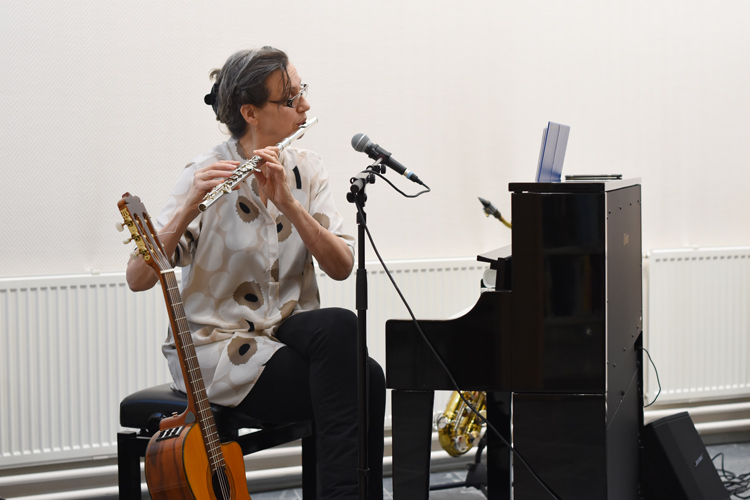 Ritva Paananen esitti Tuomelan uusivuosi -konsertissa pääsääntöisesti Viljon Tuomelan runoista säveltämiään kappaleita.