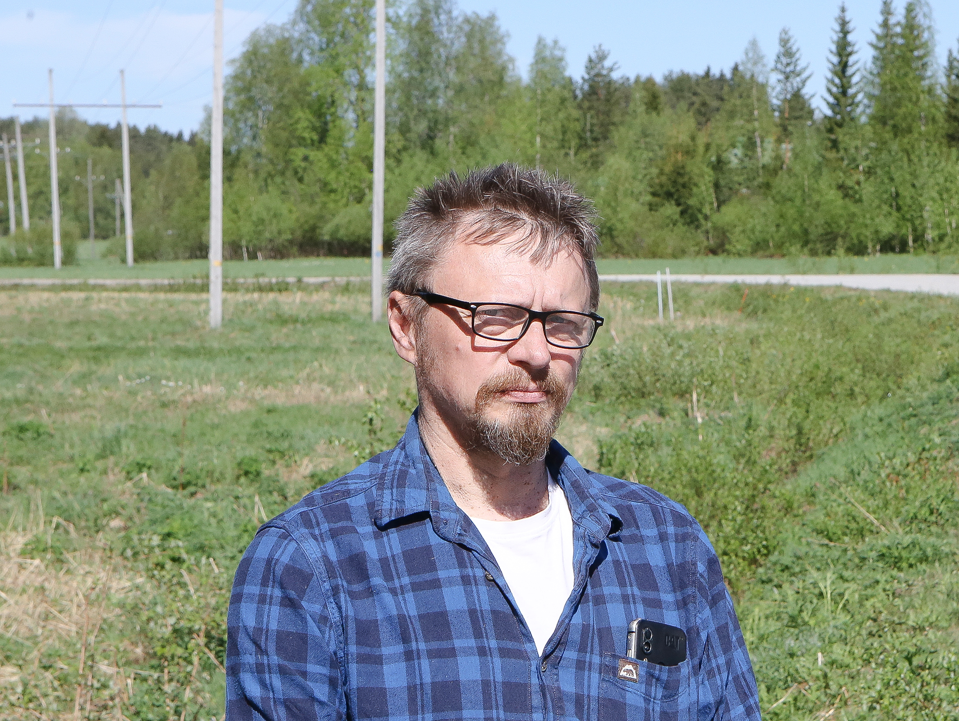 Valokuidun vedossa kaivaminen maksaa. Heikki Nykyrin mukaan Juuassakin kannattaisi pohtia yhteistyötä esimerkiksi sähköyhtiön kanssa.