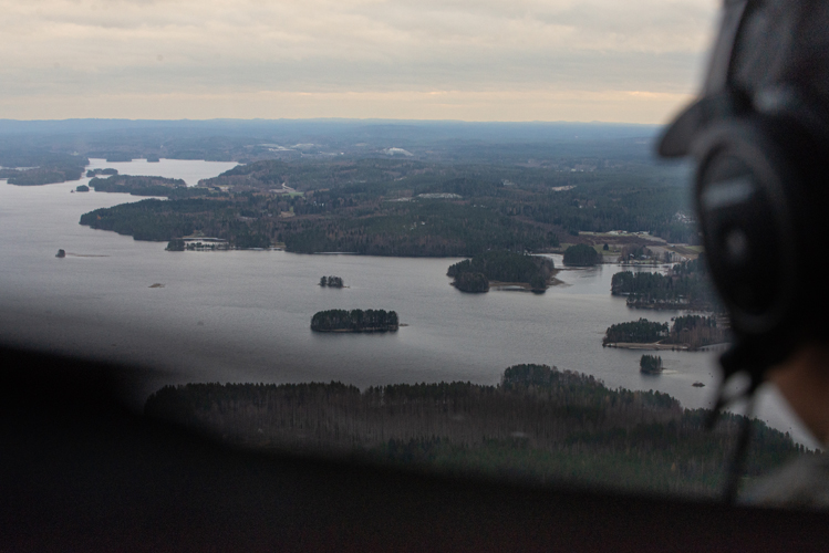 Korkealta yläilmoista avautuva maisema on perin toisen näköinen kuin sama maan korkeudelta.