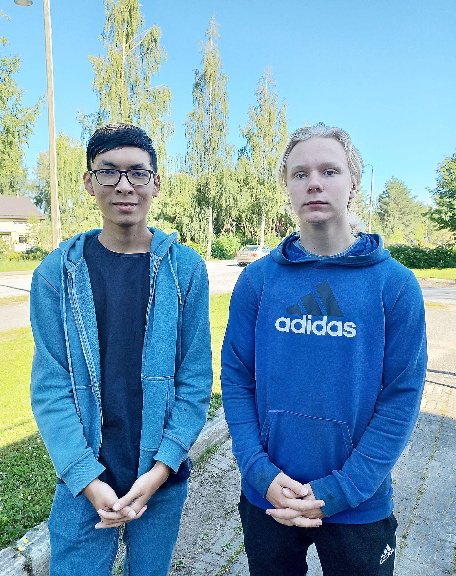 Jason Min ja Santtu Pirinen aikeissa lähteä päivityksen tekoon UKK-majalle Vuokkoon.