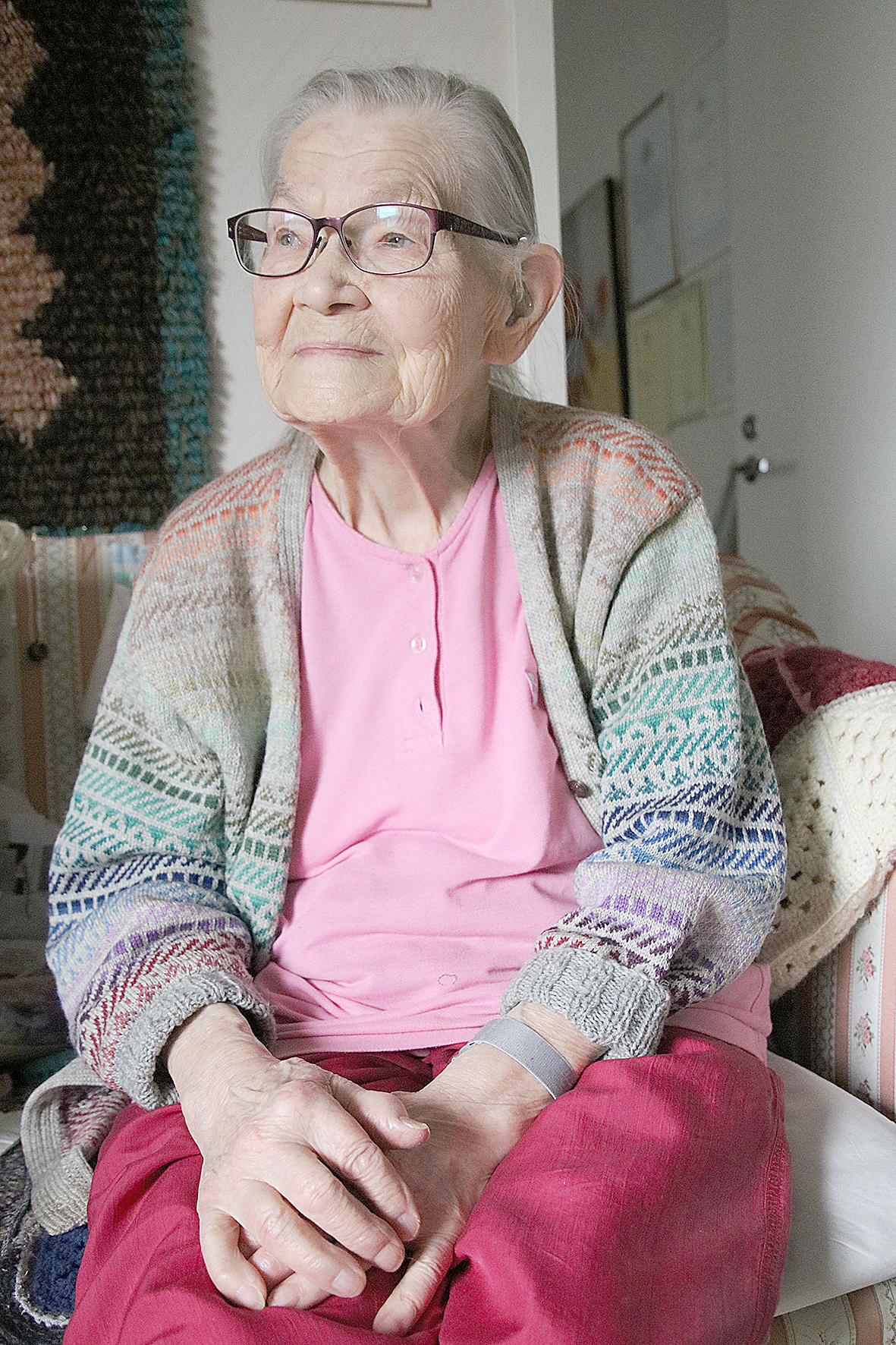 Äiti ja isoisoäiti Leena Nykyri täytti juuri 90 vuotta. Hänellä on kauniit muistot eletystä elämästä.