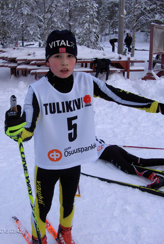 Juuan Jänteen nuori lupaus, 10-vuotiaissa pojissa hiihtänyt Antto Halonen oli maalissa vielä hyvävoimaisena. Matka oli kaksi kilometriä ja sijoitus toinen.